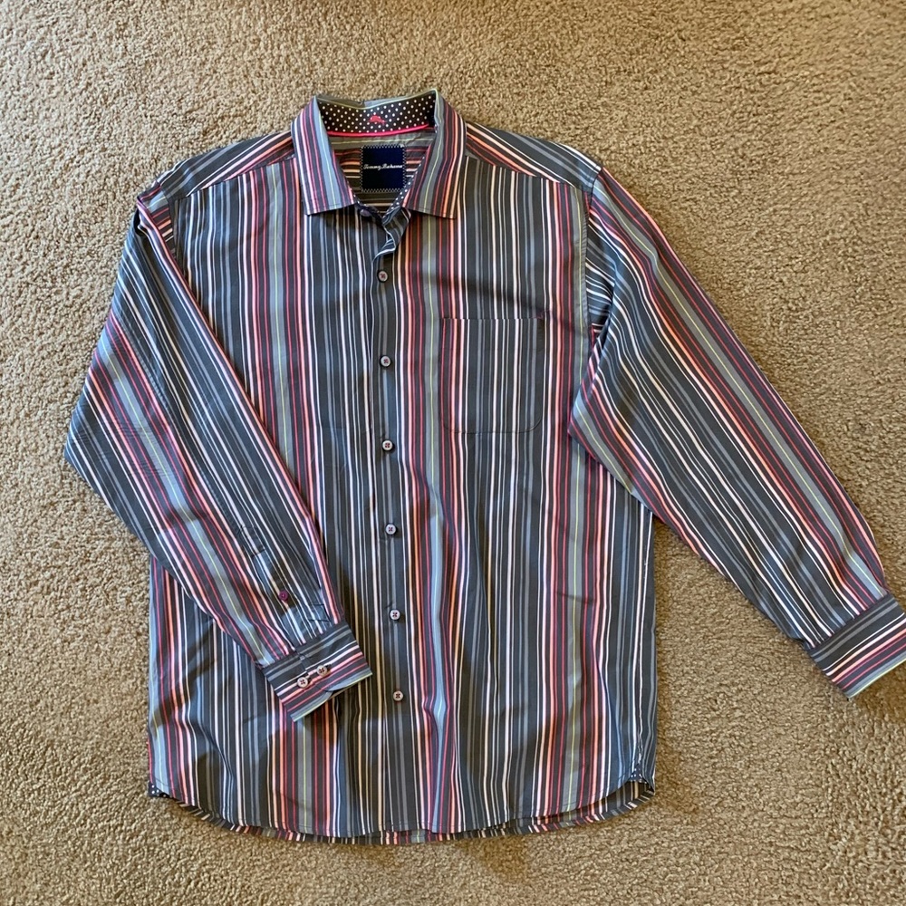 Men’s Tommy Bahama button down shirt